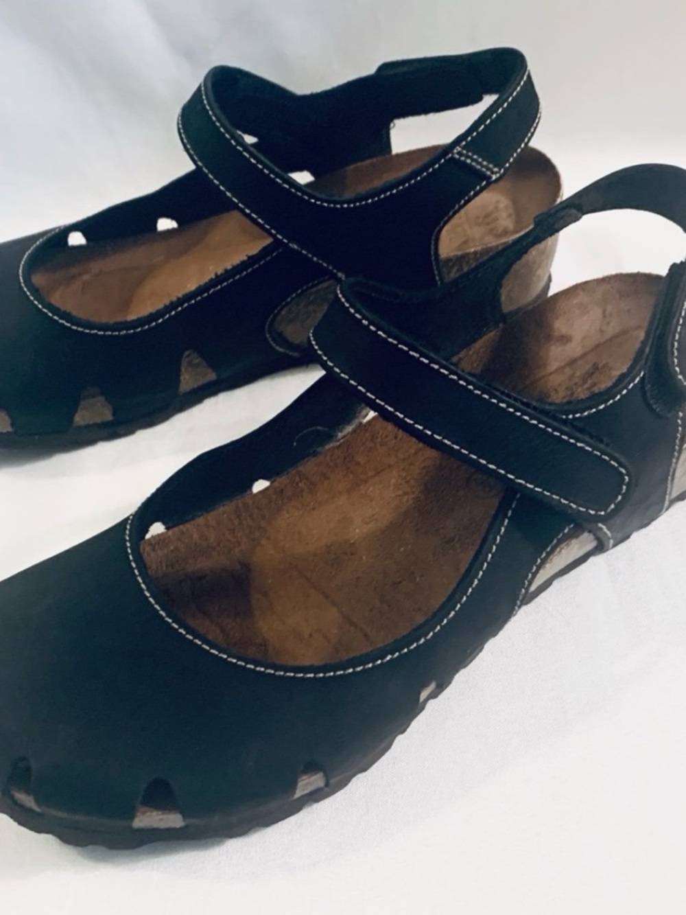 SABATINI 4009 Wedge Covered Toe Sandals